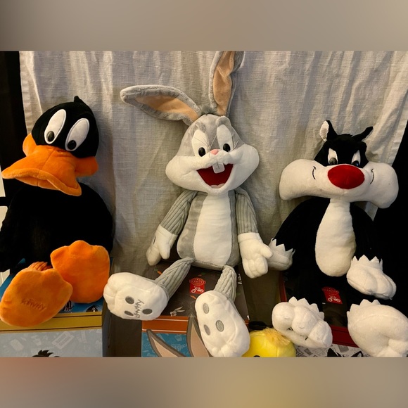 SCENTSY Buddy *NIB* Looney Tunes - Picture 5 of 7